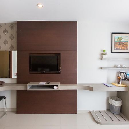 Patong Hemingways Silk Hotel מראה חיצוני תמונה