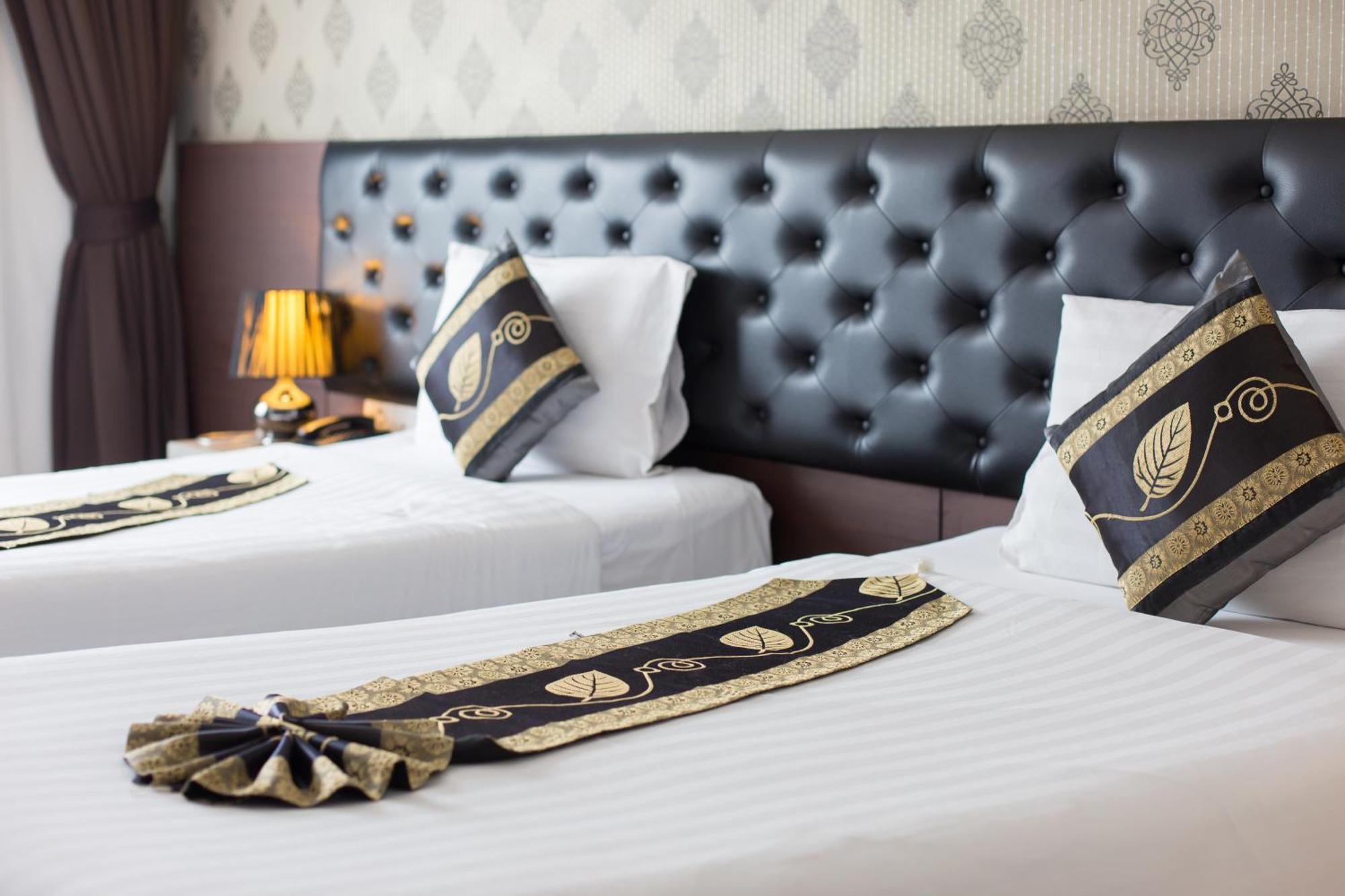 Patong Hemingways Silk Hotel מראה חיצוני תמונה