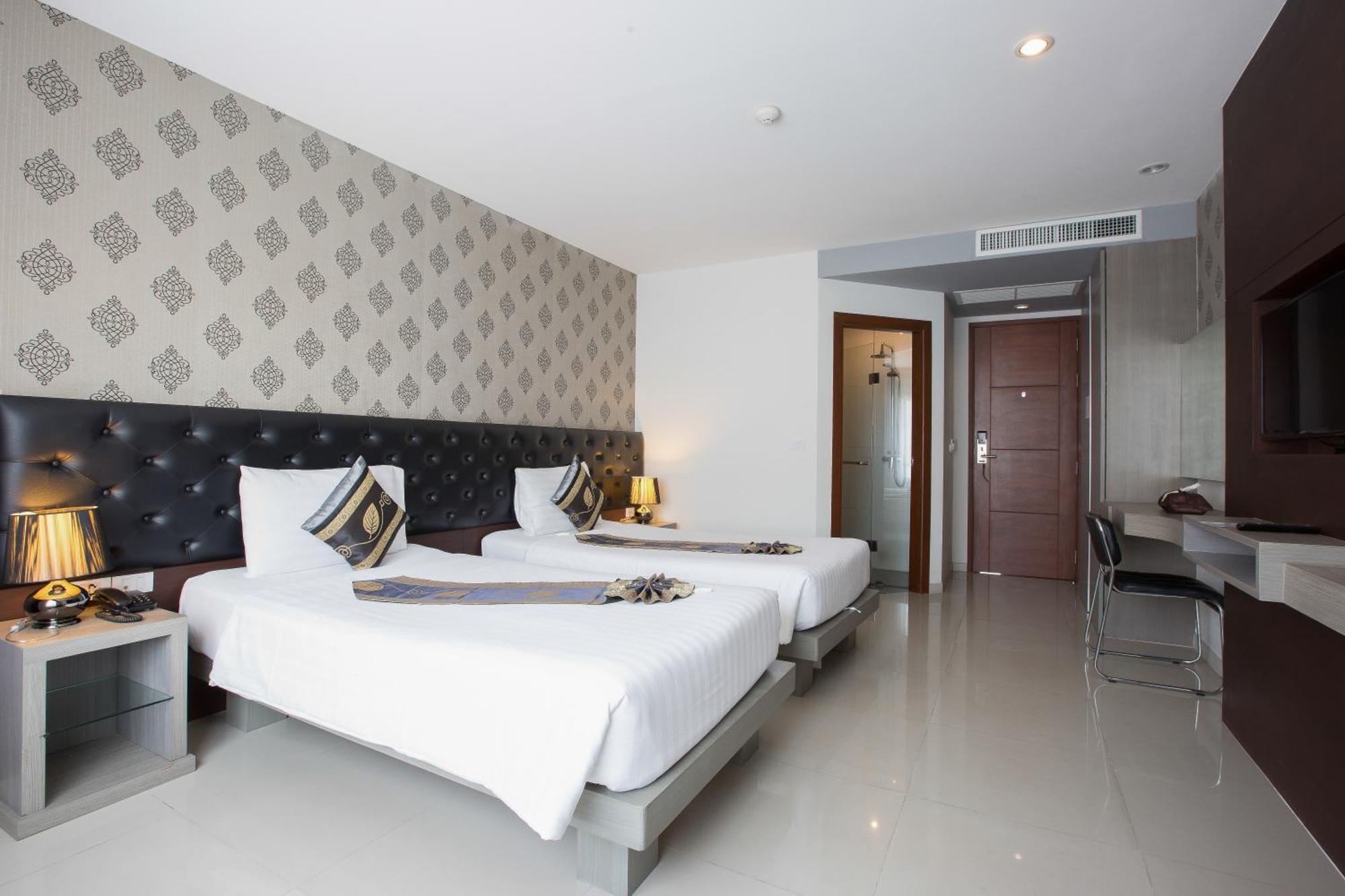 Patong Hemingways Silk Hotel מראה חיצוני תמונה