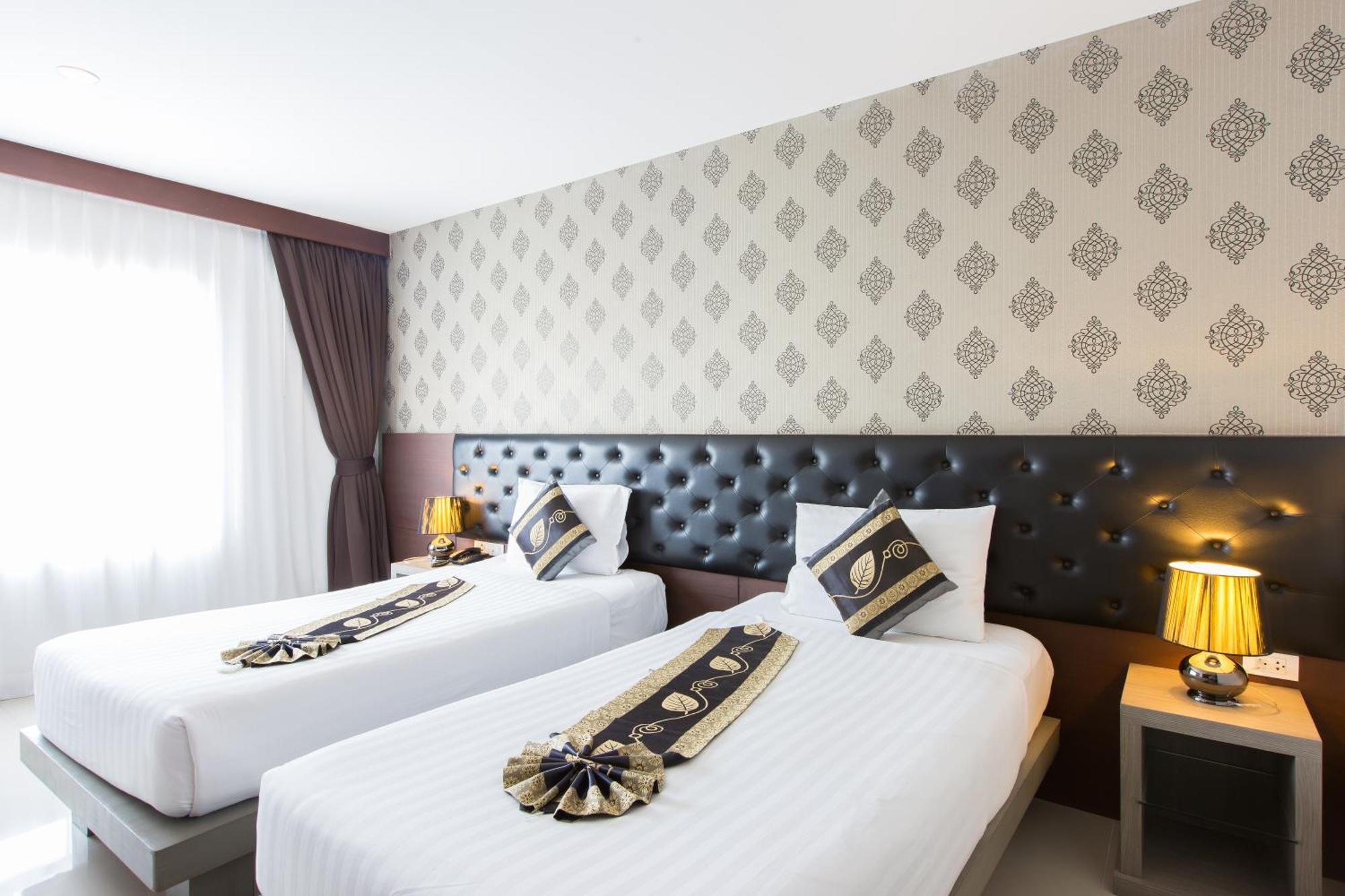 Patong Hemingways Silk Hotel מראה חיצוני תמונה