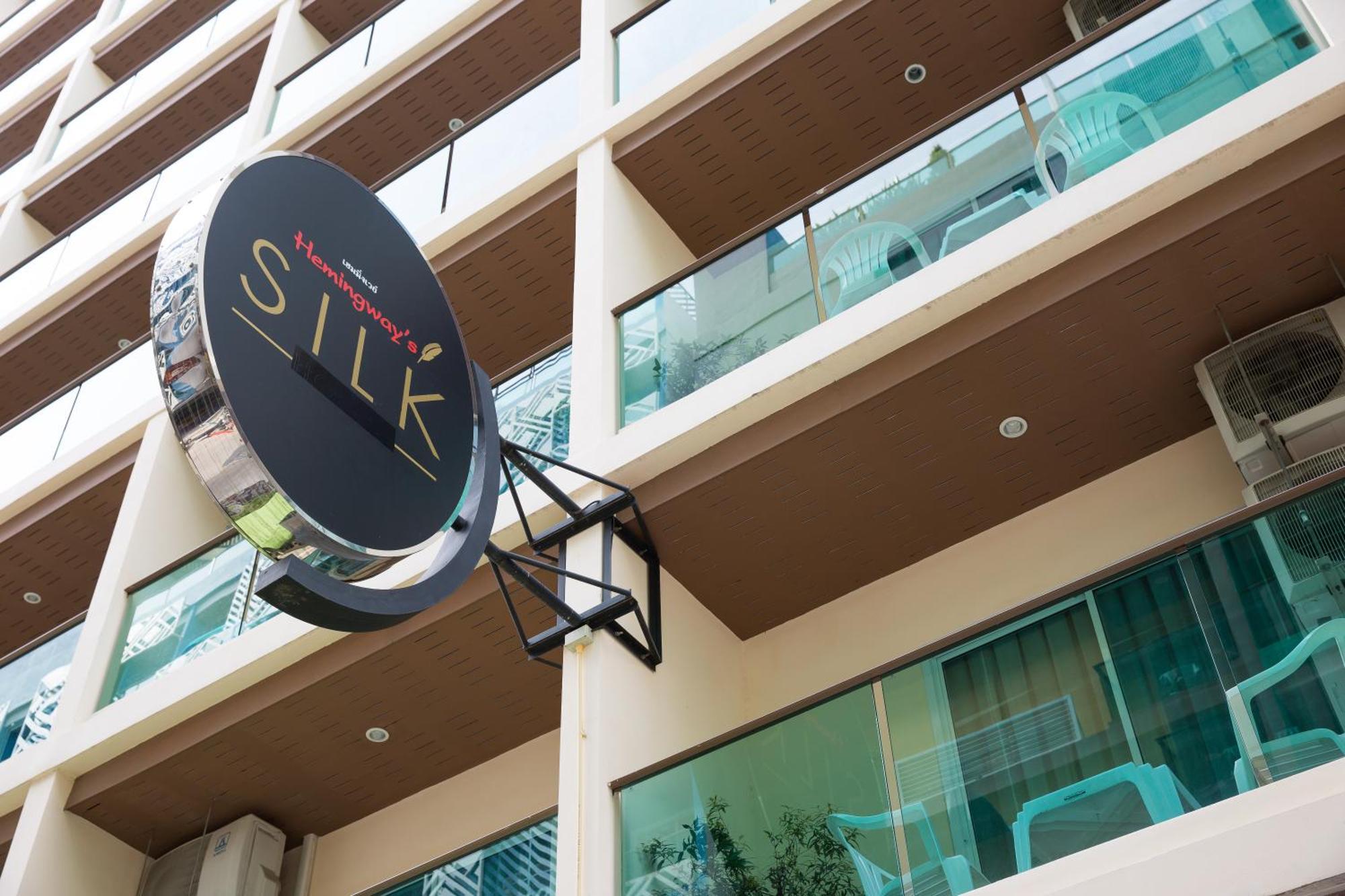 Patong Hemingways Silk Hotel מראה חיצוני תמונה