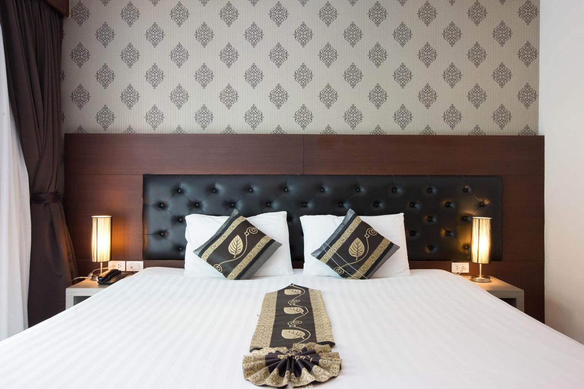 Patong Hemingways Silk Hotel מראה חיצוני תמונה